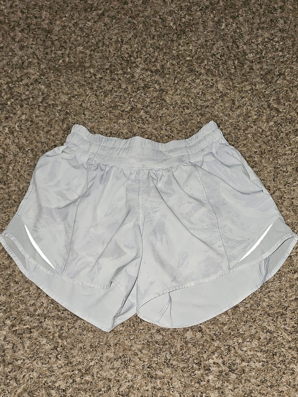 Lululemon Hotty Hot Shorts Sz 4, Gray And White! 4" Inseam!